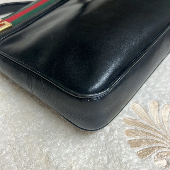 Gucci Leather Shoulder Bag - Picture 7 of 12